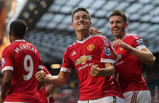 划中的鲁加 划中的鲁加